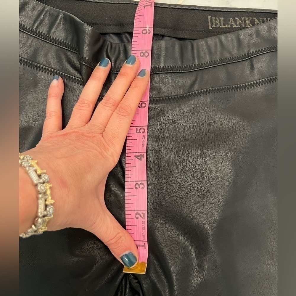 BLANK NYC Vegan leather black skinny leggings size 27 - Picture 10 of 15